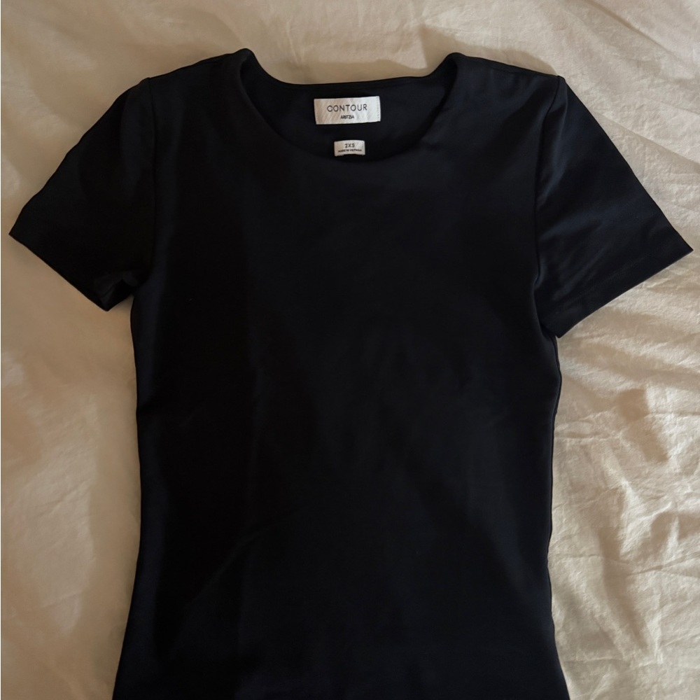 Aritzia Black Fitted Short Sleeve Tee